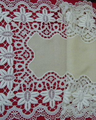 Traversa cu dantela 1m