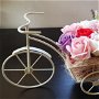 Aranjament floral bicicleta
