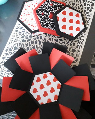 Explosion box hexagonal 3 în 1