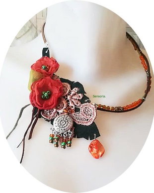 colier dantelat flori de toamna