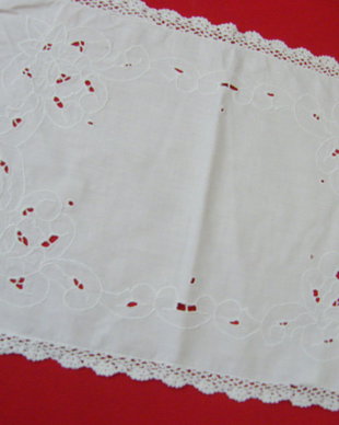 Mileu bumbac cu dantela si broderie 40cm