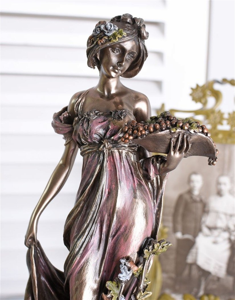Statueta Art Nouveau cu o femeie