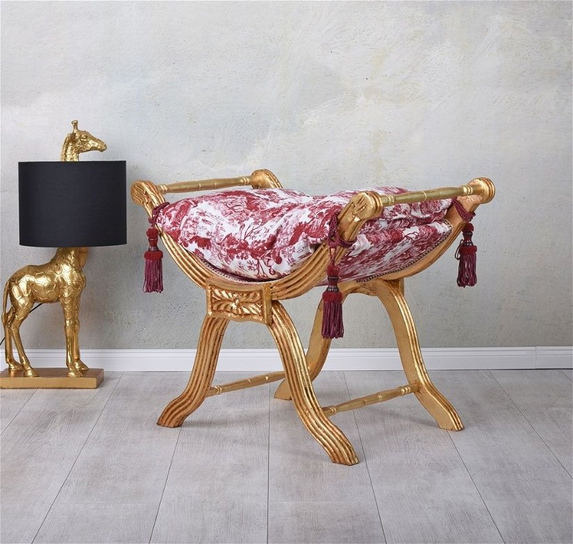 Scaunel turcesc din lemn masiv auriu cu tapiterie alb cu rosu