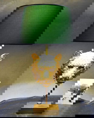 Lampa de masa cu un cap de tigru