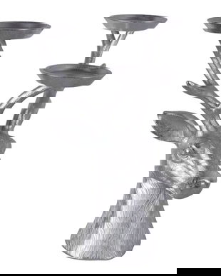 Sfesnic argintiu din rasini cu un cerb