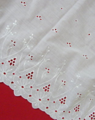 Perdeluta cu broderie 80 cm