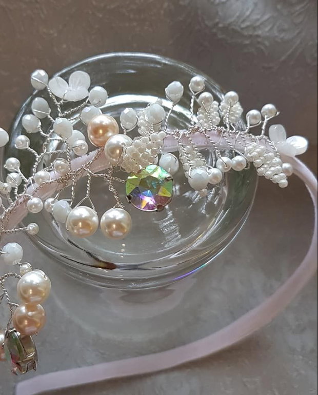 Bentita mireasa perle shell,cristale,margele toho , sarma argintata,catifea