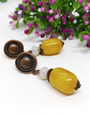 Cercei yellow jade