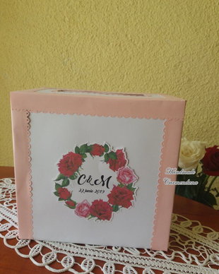 Cutie de dar flori
