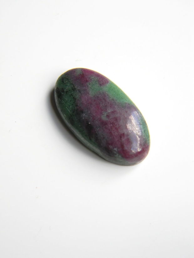 Caboson ruby zoisite (AV2)