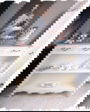 Consola din lemn alb antichizat cu blat bej