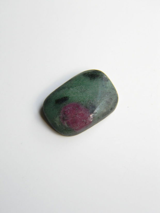 Caboson ruby zoisite (AV3)