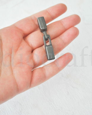 Inchizatoare  gun black  pentru piele