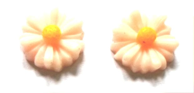 Floare alb rozaliu cu galben