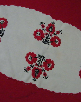 Mileu broderie ungureasca 47 cm-o pata