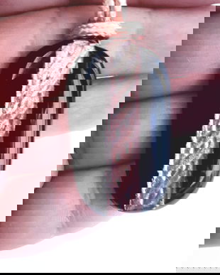 pandantiv unicat din sticla fuzionata neagra cu banda de cupru texturat in forma de snur