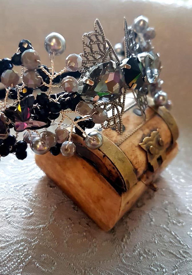 Bentita sarma argintata , cristale swarovski , perle shell