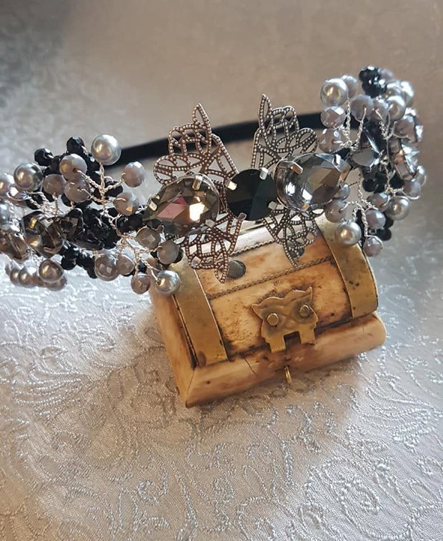 Bentita sarma argintata , cristale swarovski , perle shell