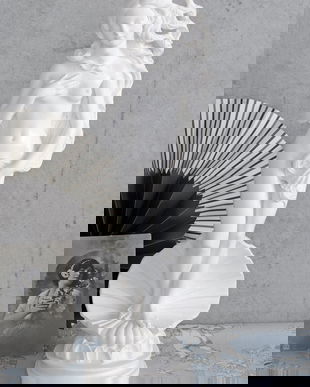 Statueta din rasini cu Venus