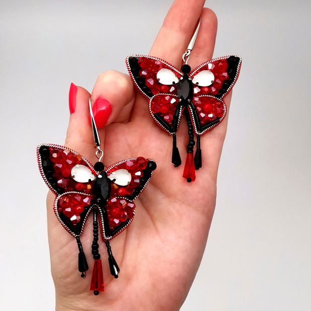 Cercei Black & Red Butterfly