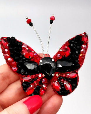 Rezervat Brosa- Red & Black
