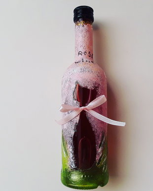 Sticluta cu vin rose pictata cu pisicuta