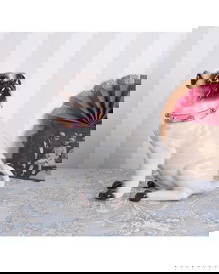 Mops din portelan pictat manual