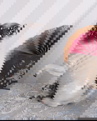 Mops cu puiul din portelan pictat manual