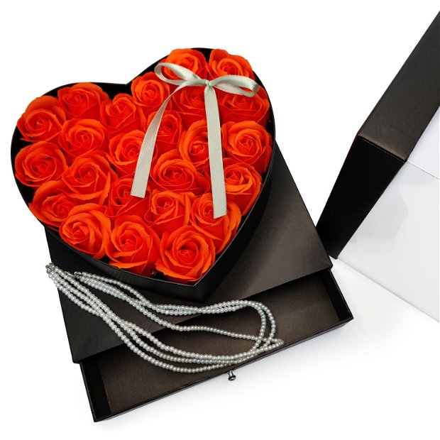 Aranjament cadou în cutie acrilică neagră cu inimă din trandafiri de săpun roșii și colier perle, Kandor Special Gifts