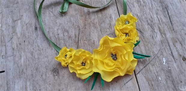 Colier "Just yellow" - colier flori textile, realizat manual