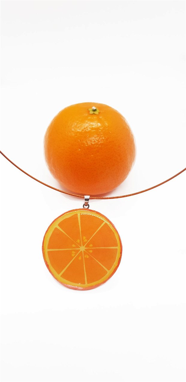 Colier "Pretty orange" din rasina si lut polimeric