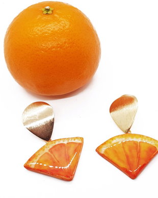 Cercei "Fancy orange" din rasina, lut polimeric si aliaj metalic placat cu aur