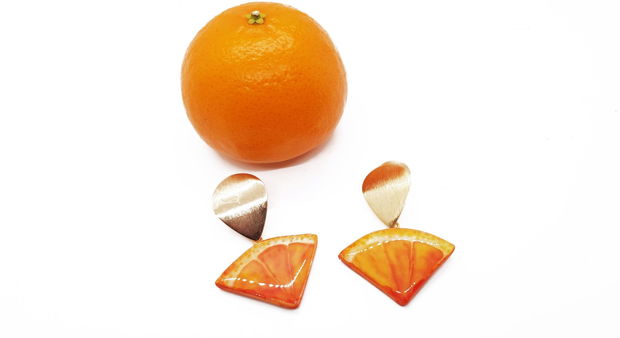 Cercei "Fancy orange" din rasina, lut polimeric si aliaj metalic placat cu aur