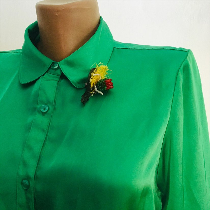 Bluza verde crud și fusta cu volane