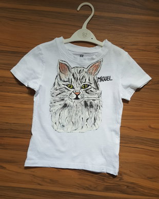 Tricou cu pisicuta pictat manual