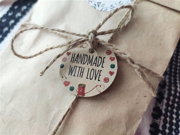 Taguri Handmade with love, etichete carton pentru afacerea ta, etichete handmade