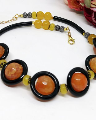 Colier black circle
