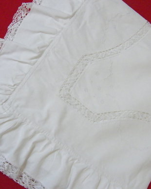 Husa perna cu dantela si broderie