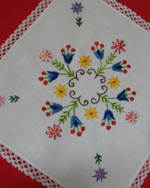 Mileu brodat manual 30 cm