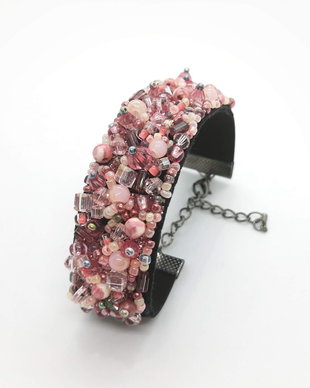 Bratara cu pietre roz, lila, pastel