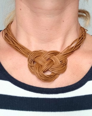 Colier Knot