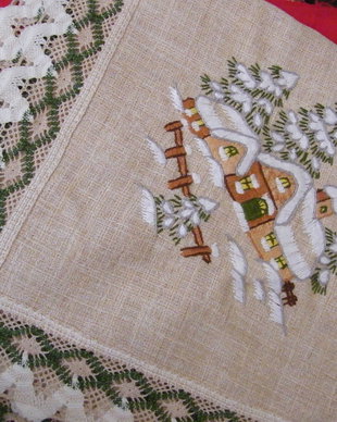 Napron brodat model iarna