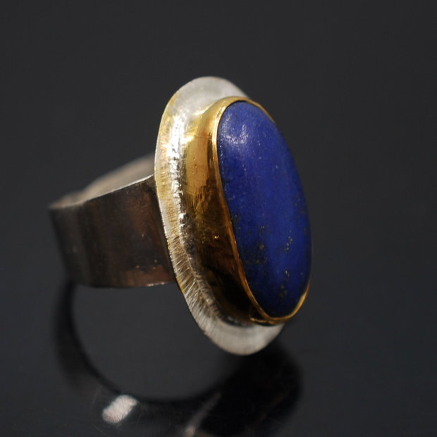 Inel din argint şi lapis cabochon, placat selectiv cu aur