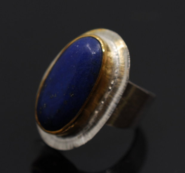 Inel din argint şi lapis cabochon, placat selectiv cu aur