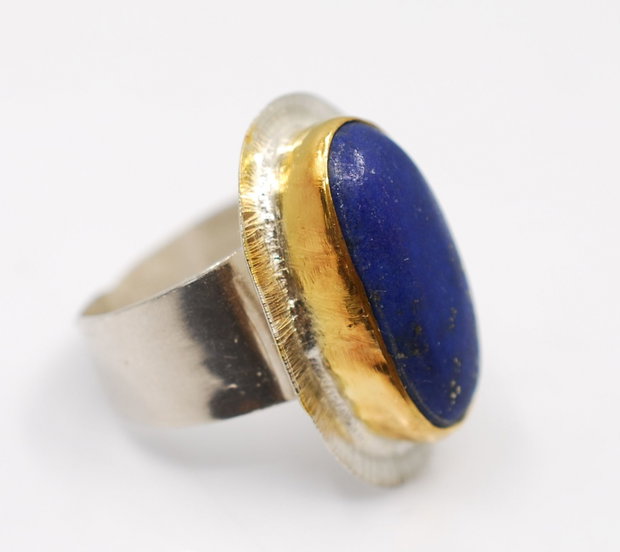 Inel din argint şi lapis cabochon, placat selectiv cu aur