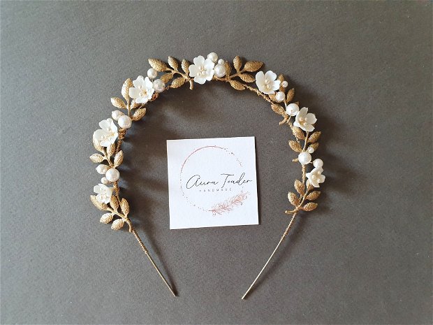 HELENA / Coronița mireasă aurie cu flori si perle naturale