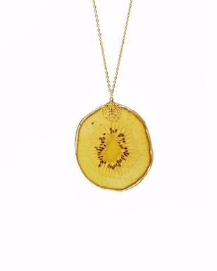 Pandantiv statement dintr-o felie de Kiwi natural "Simple Kiwi" cu montura din inox auriu