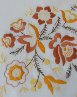 Napron broderie manuala