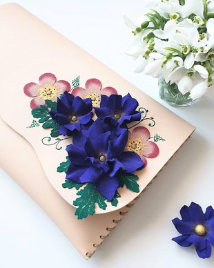 poseta plic handmade unicat din piele - Purple Floral Garden