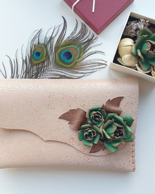 poseta plic handmade unicat din piele -  Roses Story